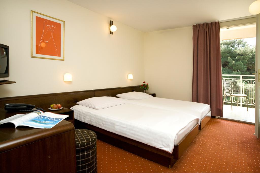 Hotel Οπατία Δωμάτιο φωτογραφία