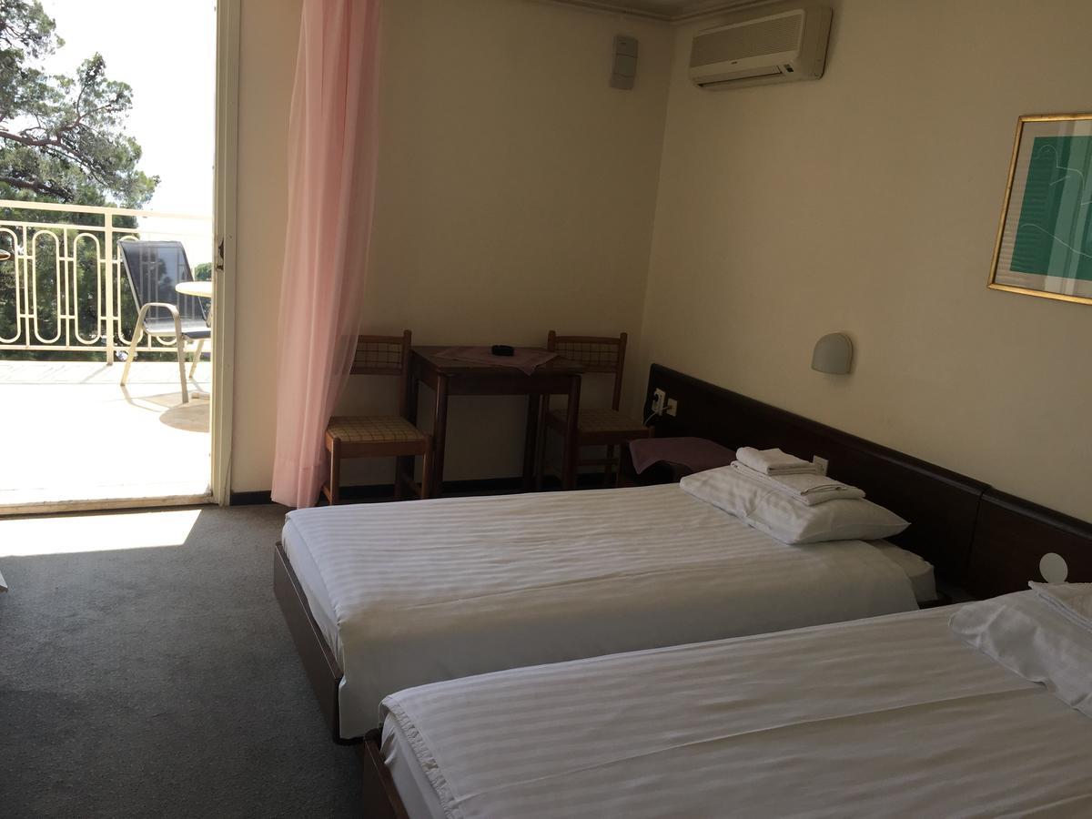 Hotel Οπατία Εξωτερικό φωτογραφία