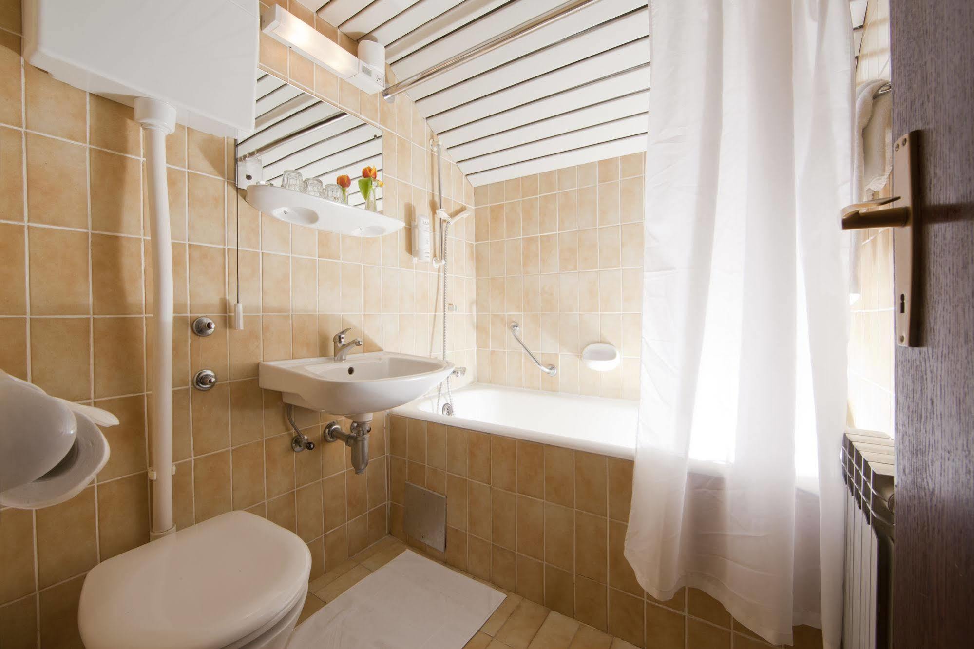 Hotel Οπατία Εξωτερικό φωτογραφία